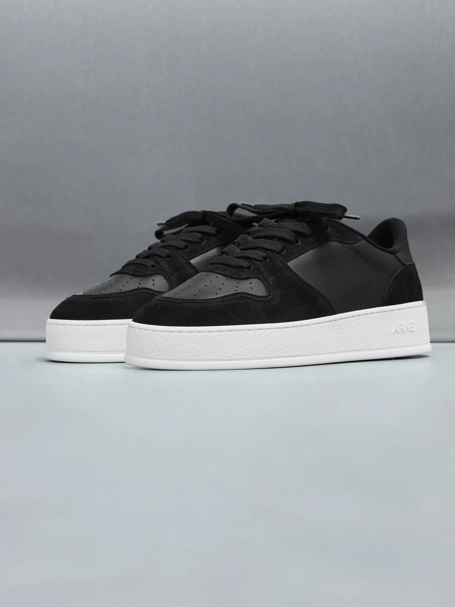 Discount ARNE Arena Trainer - Black