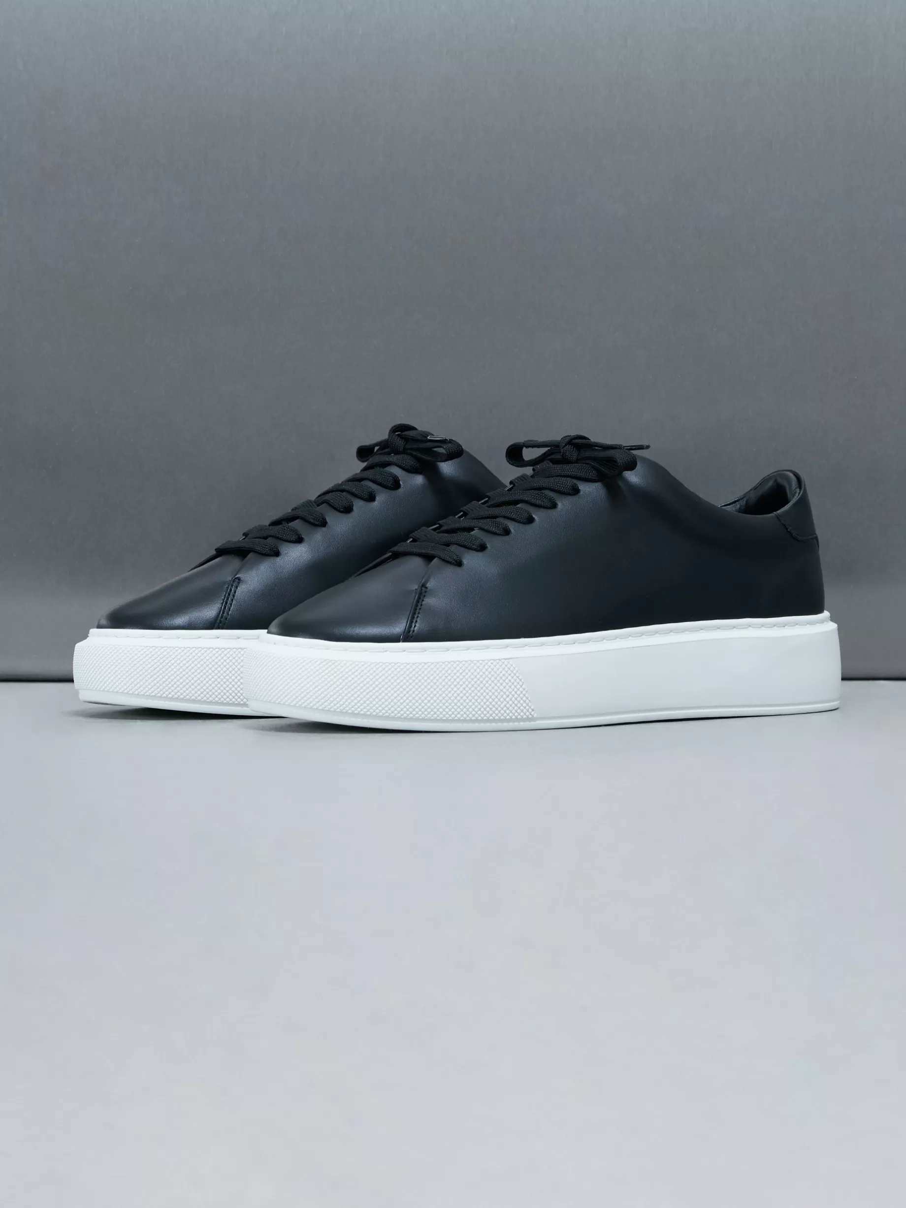 New ARNE Basic Essential Leather Trainer - Black