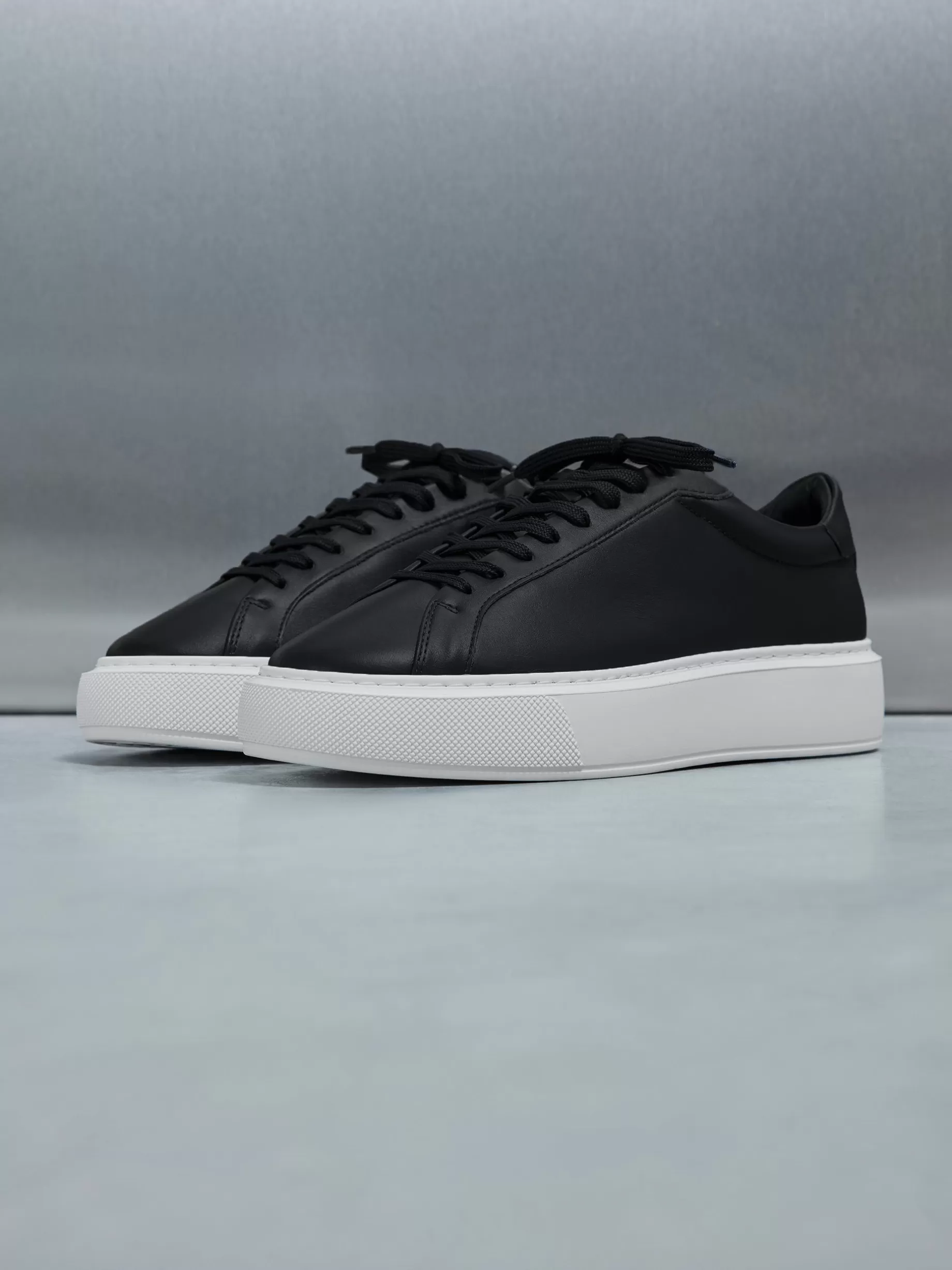 Sale ARNE Essential Leather Trainer - Black