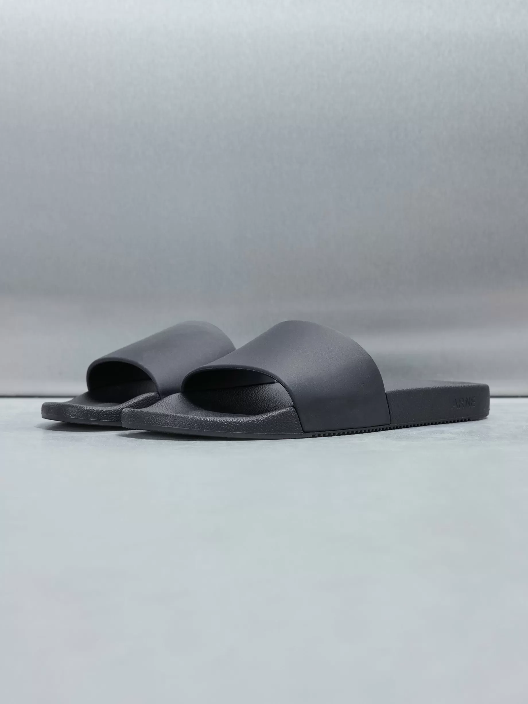 Sale ARNE Essential slides - Black