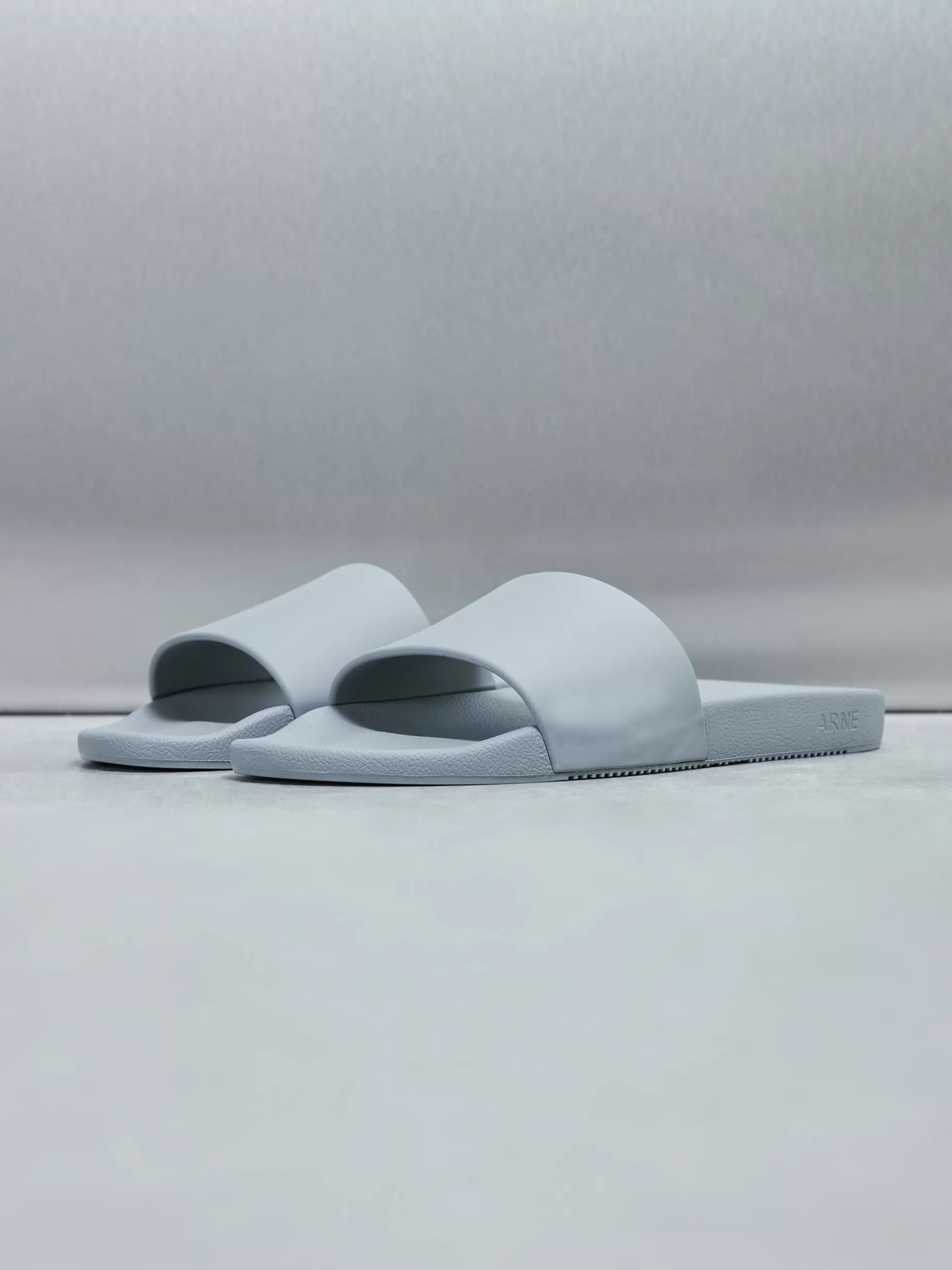 Outlet ARNE Essential slides - Grey