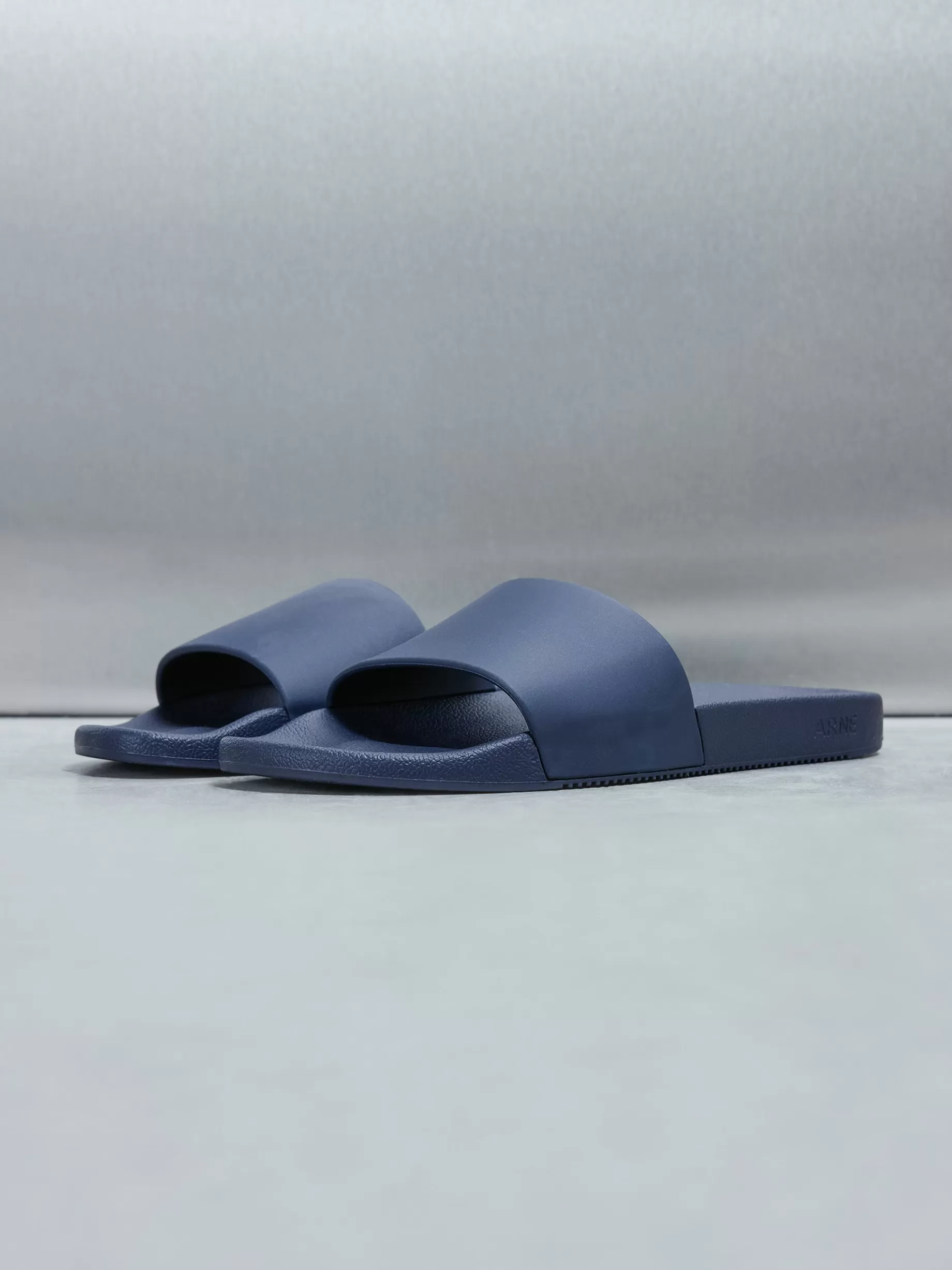 Fashion ARNE Essential Slides - Navy