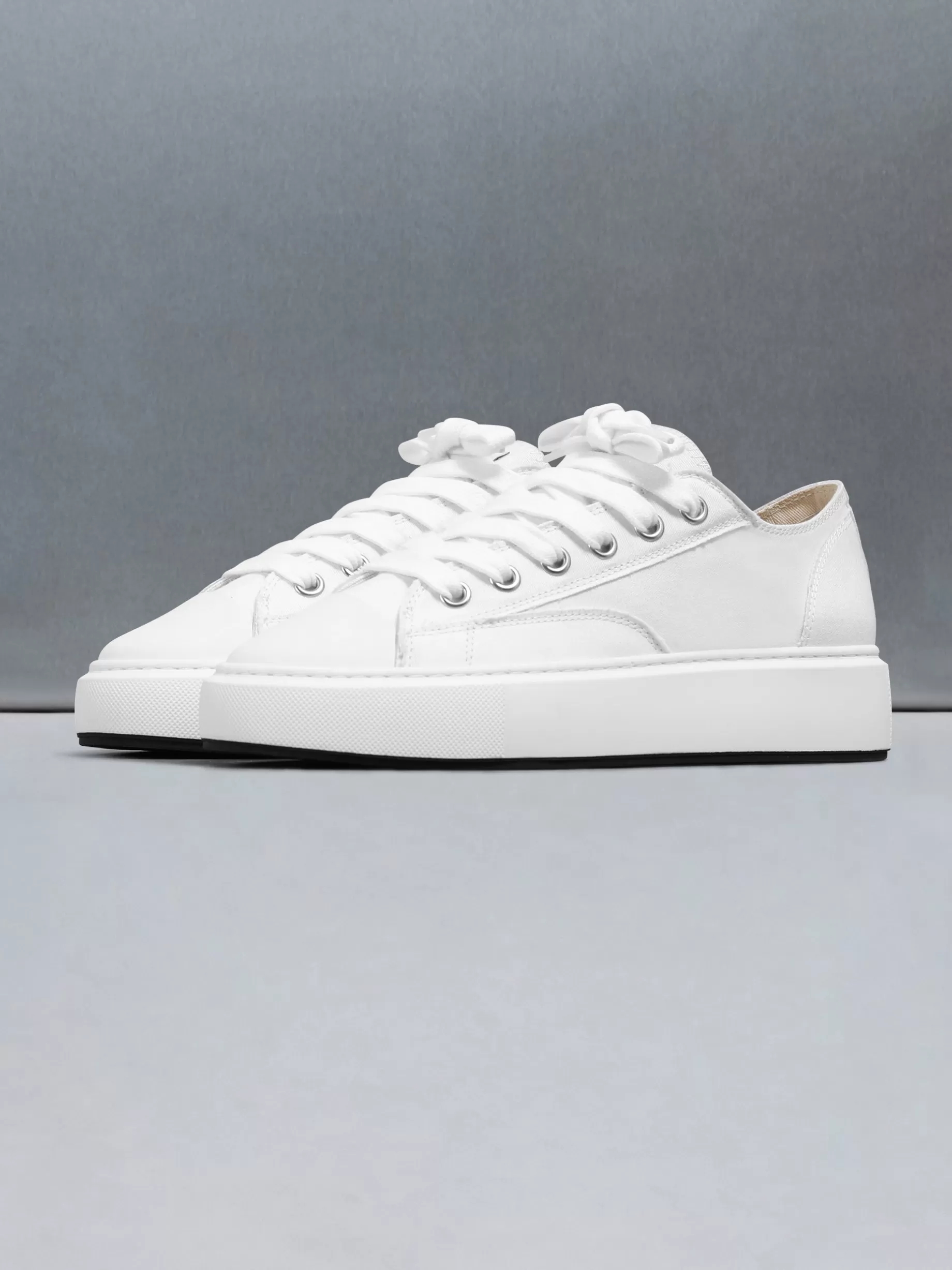 New ARNE Homerun - White