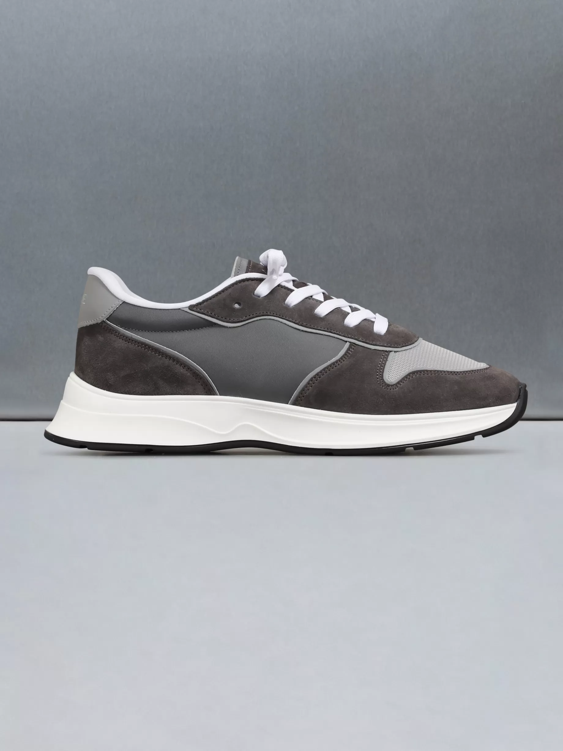 Online ARNE Hybrid Runner - Taupe