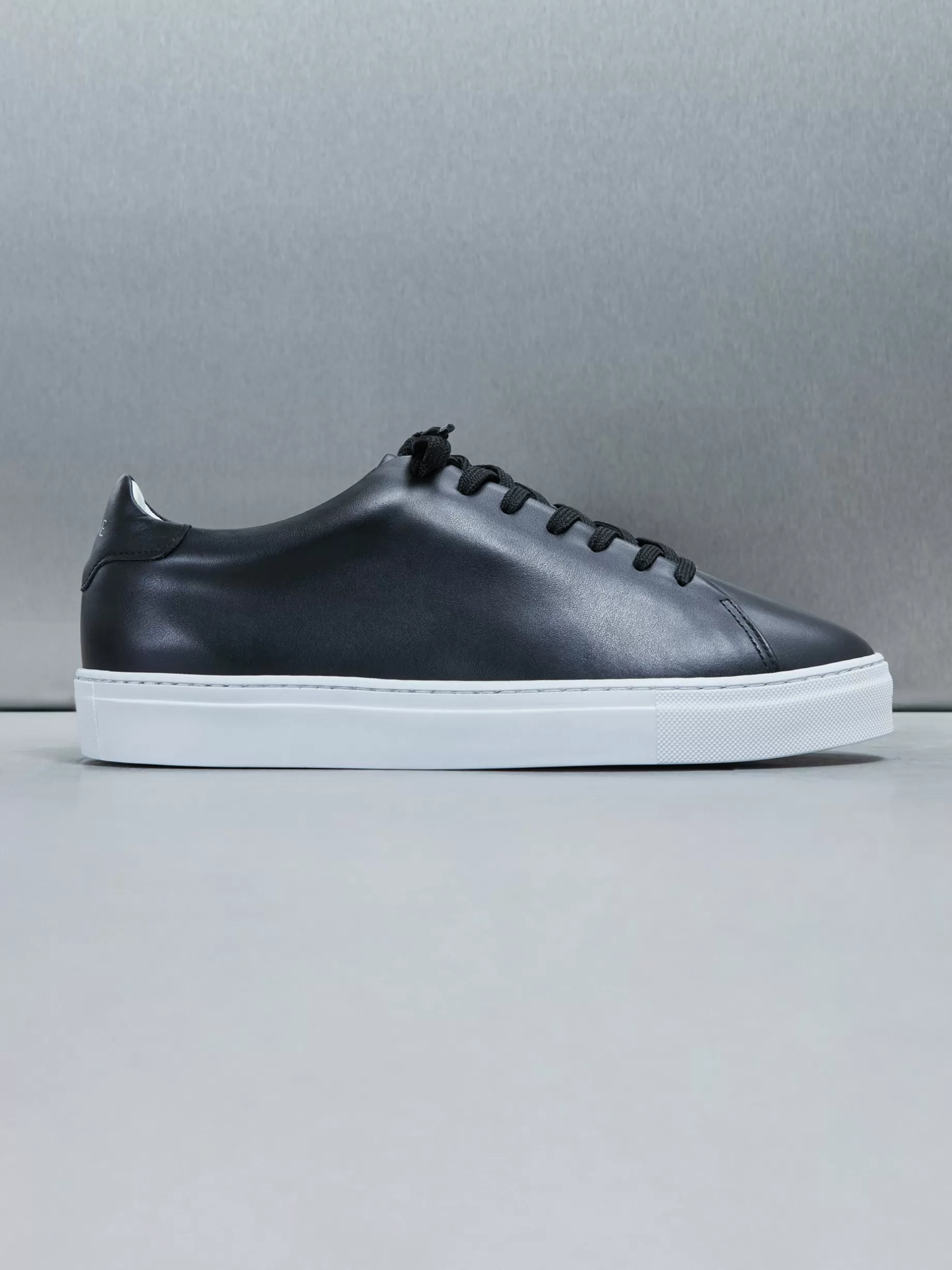 Cheap ARNE Low Essential Leather Trainer - Black