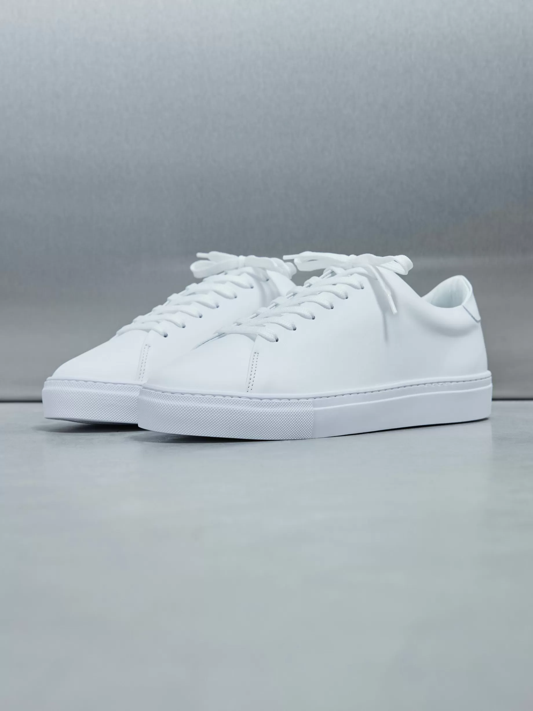 New ARNE Low Essential Leather Trainer - White