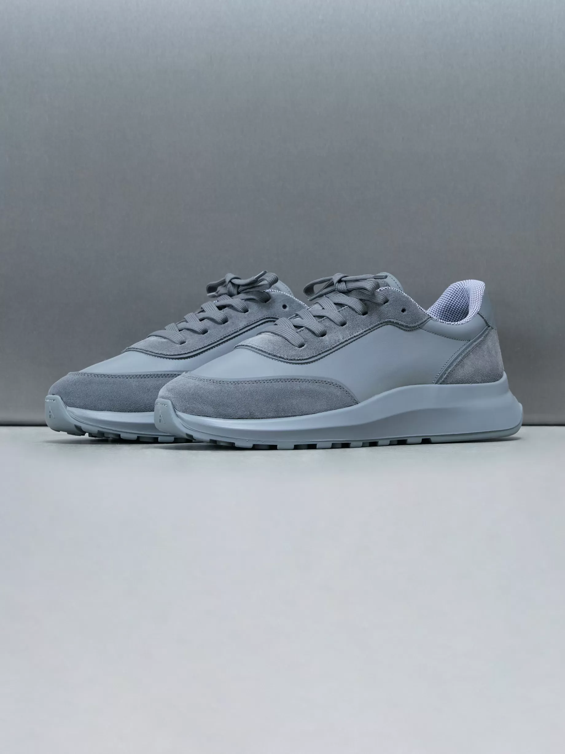 Online ARNE Low Runner - Triple Grey TripleGrey