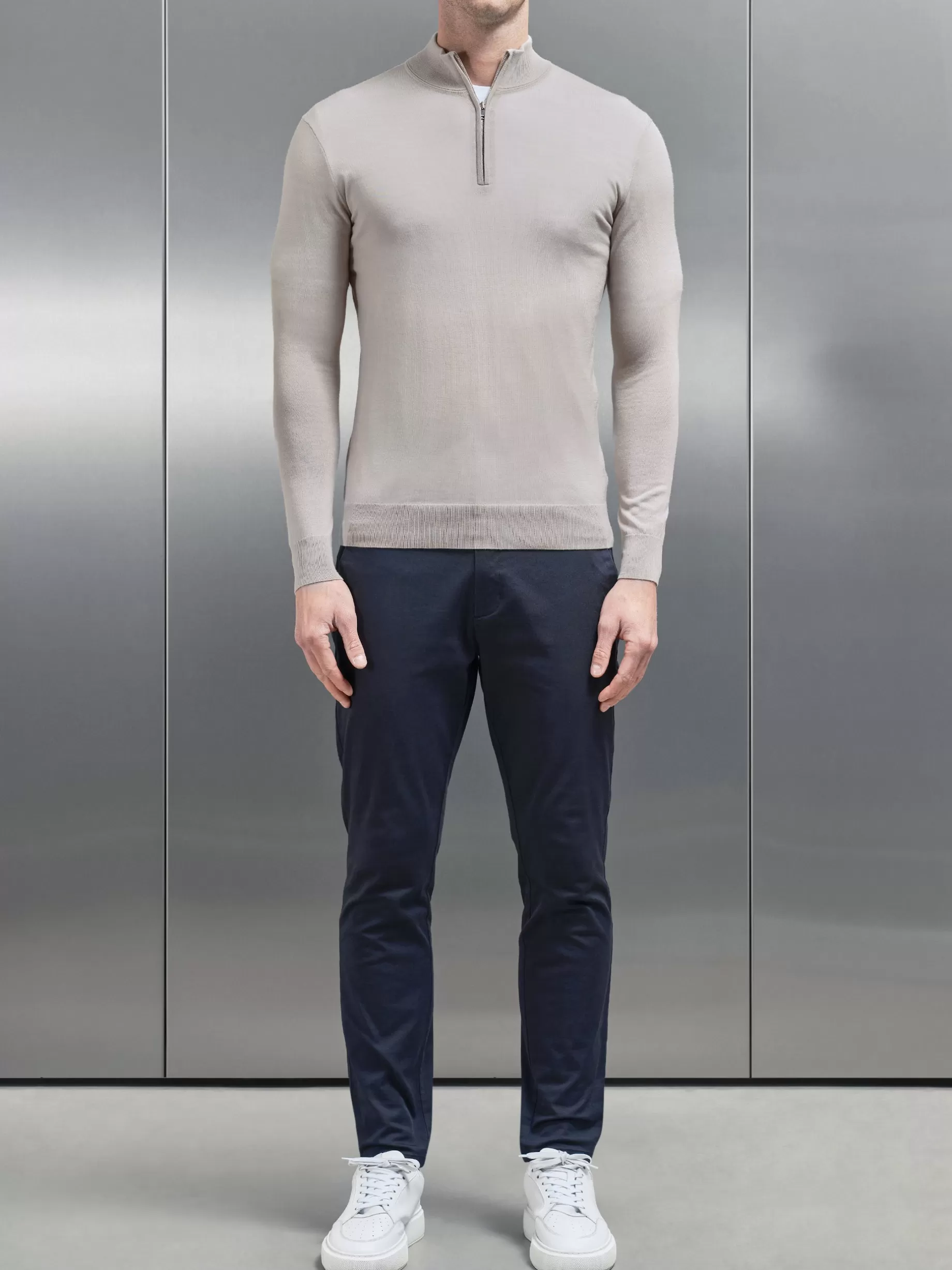 Store ARNE Merino Wool Funnel Neck - Stone