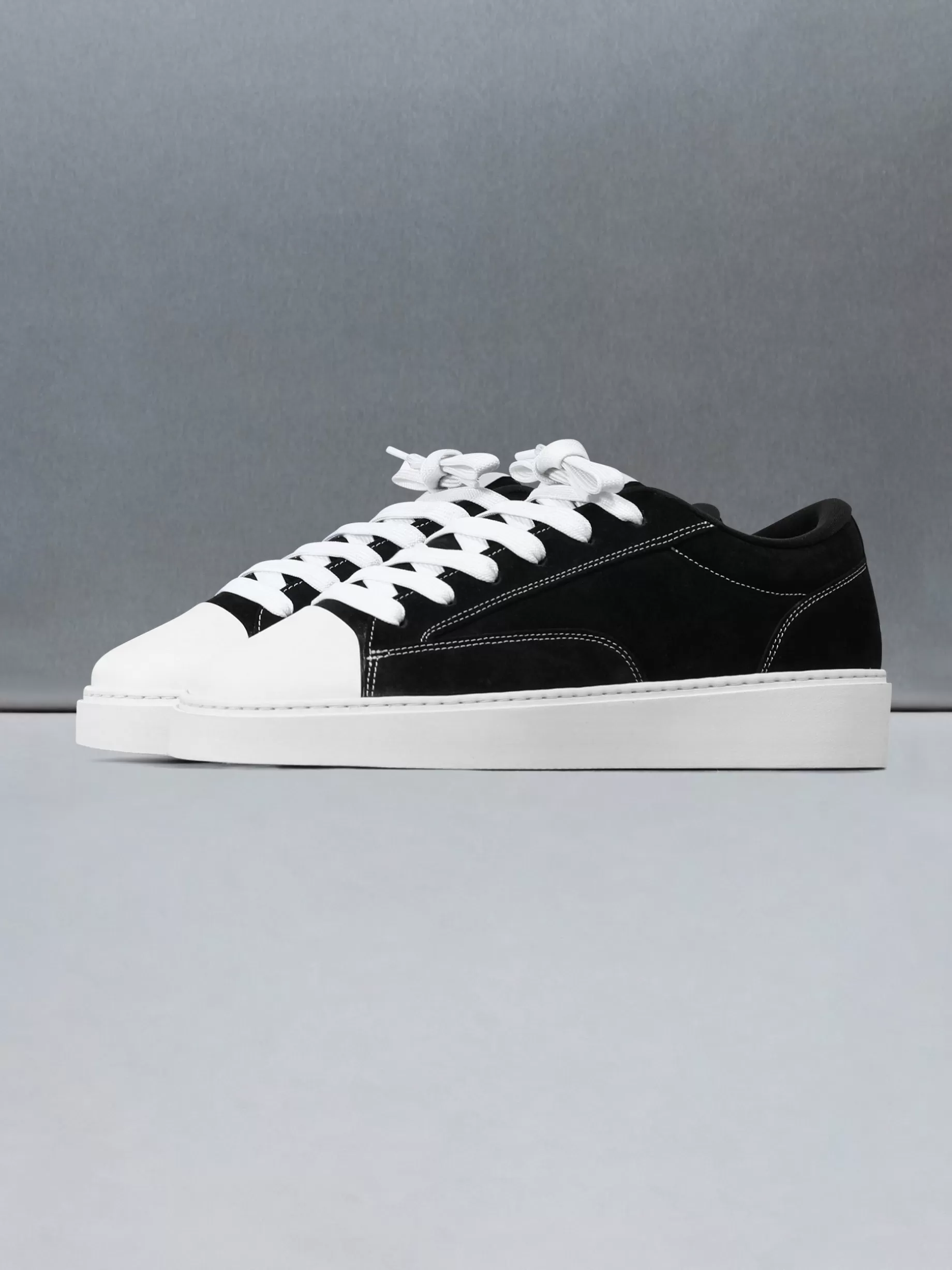 Shop ARNE Mid Essential Homerun Suede - Black