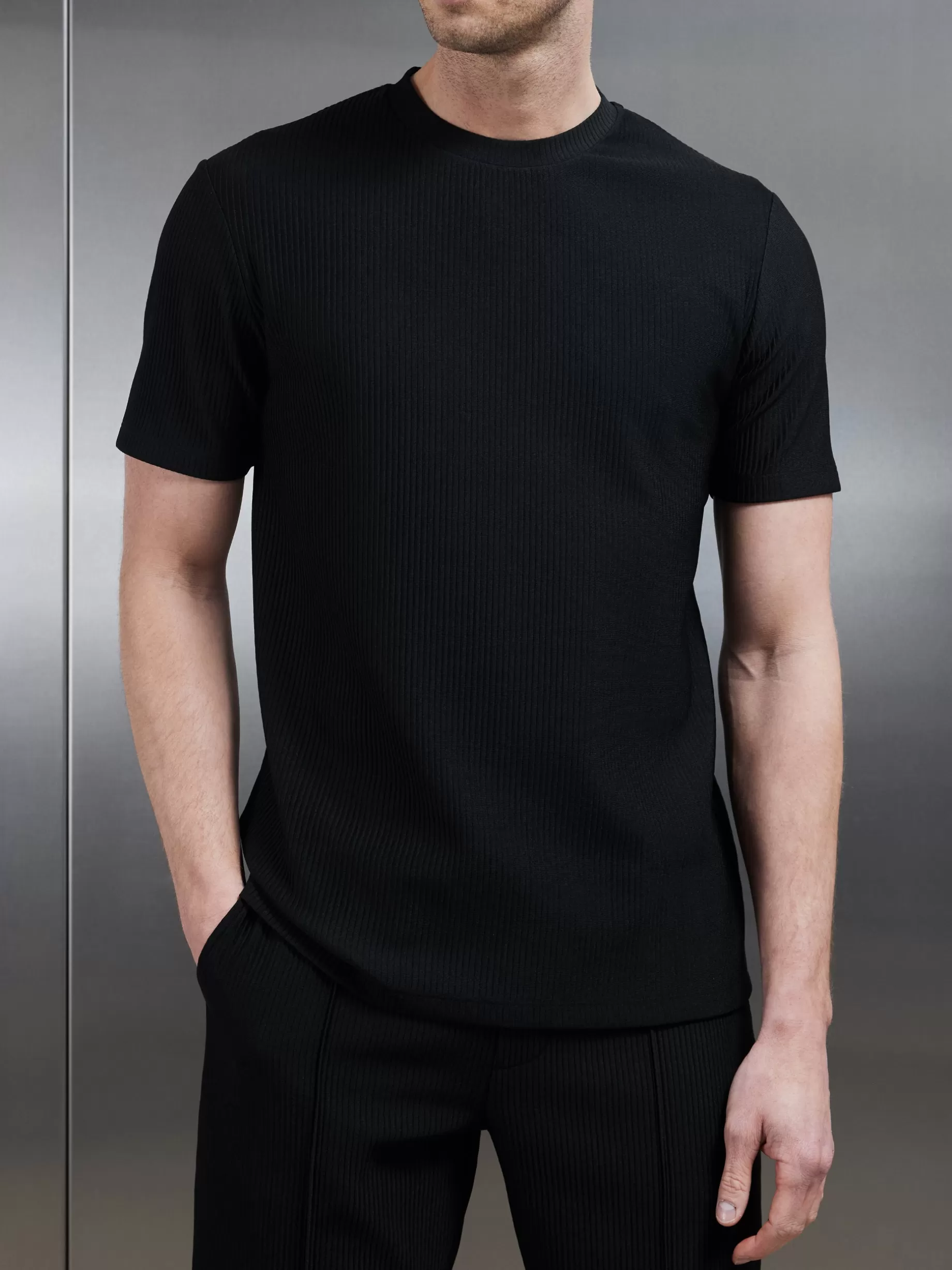 Store ARNE Pleated T-Shirt - Black