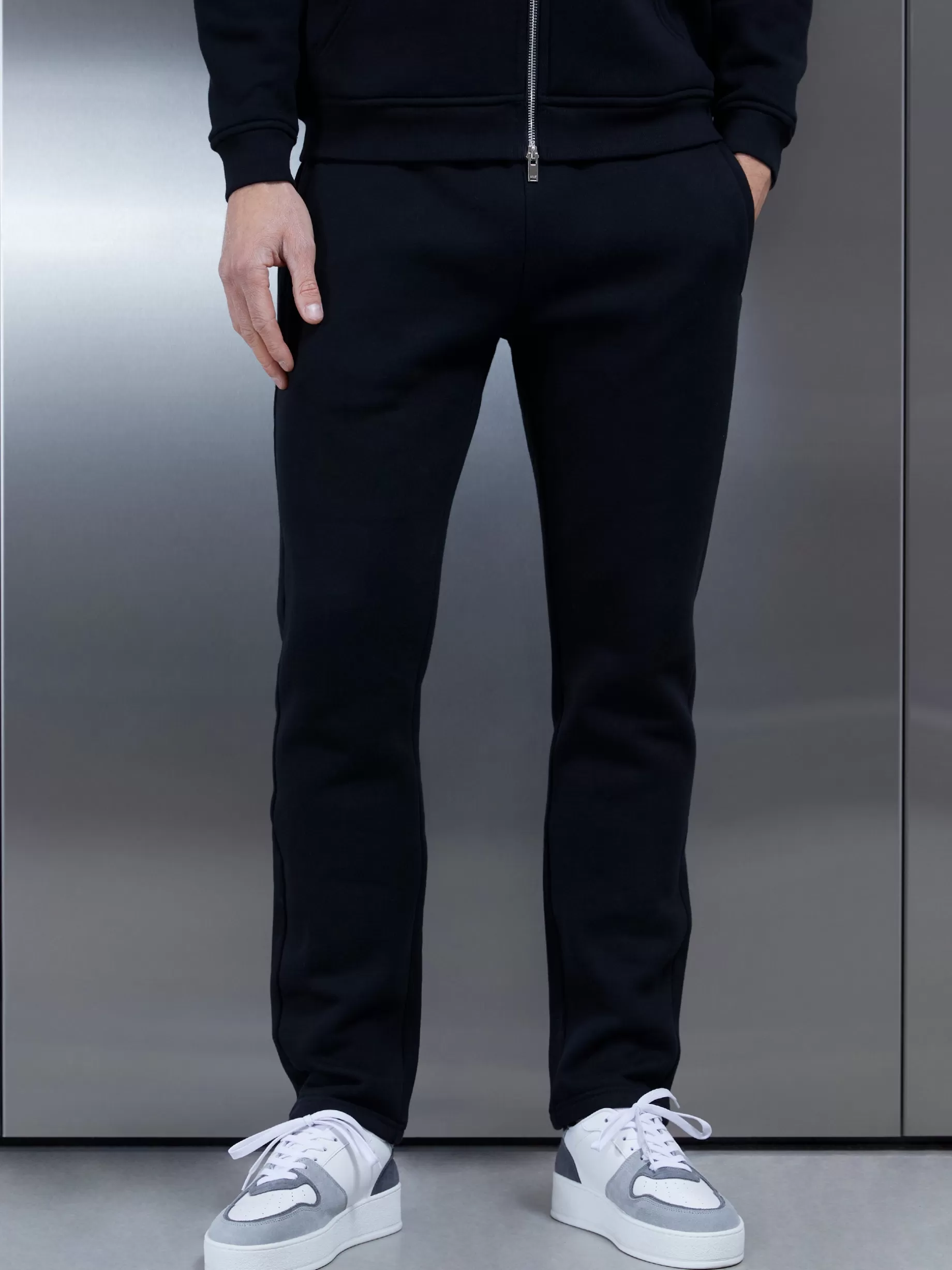 Hot ARNE Relaxed Fit Tapered Leg Jogger - Black