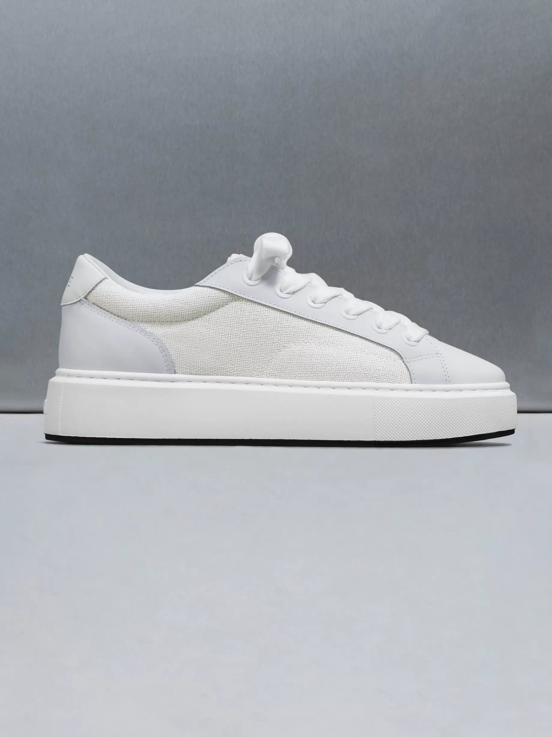 Best ARNE Studio Trainer - White