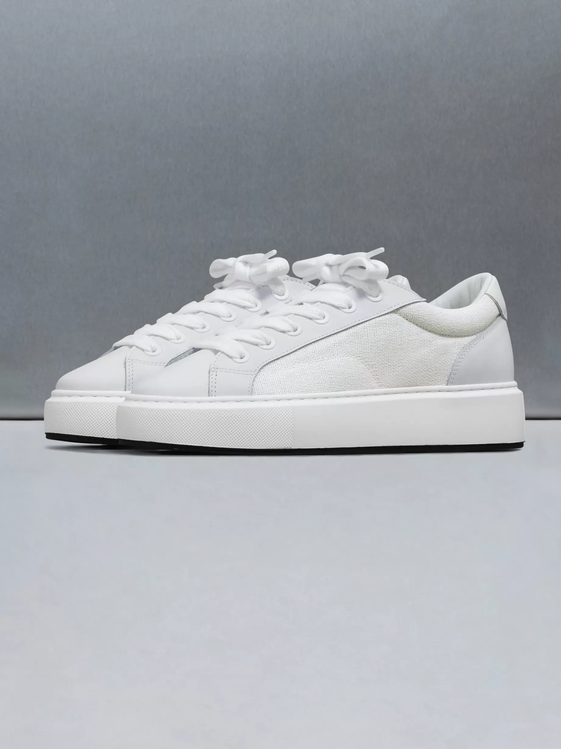 Best ARNE Studio Trainer - White