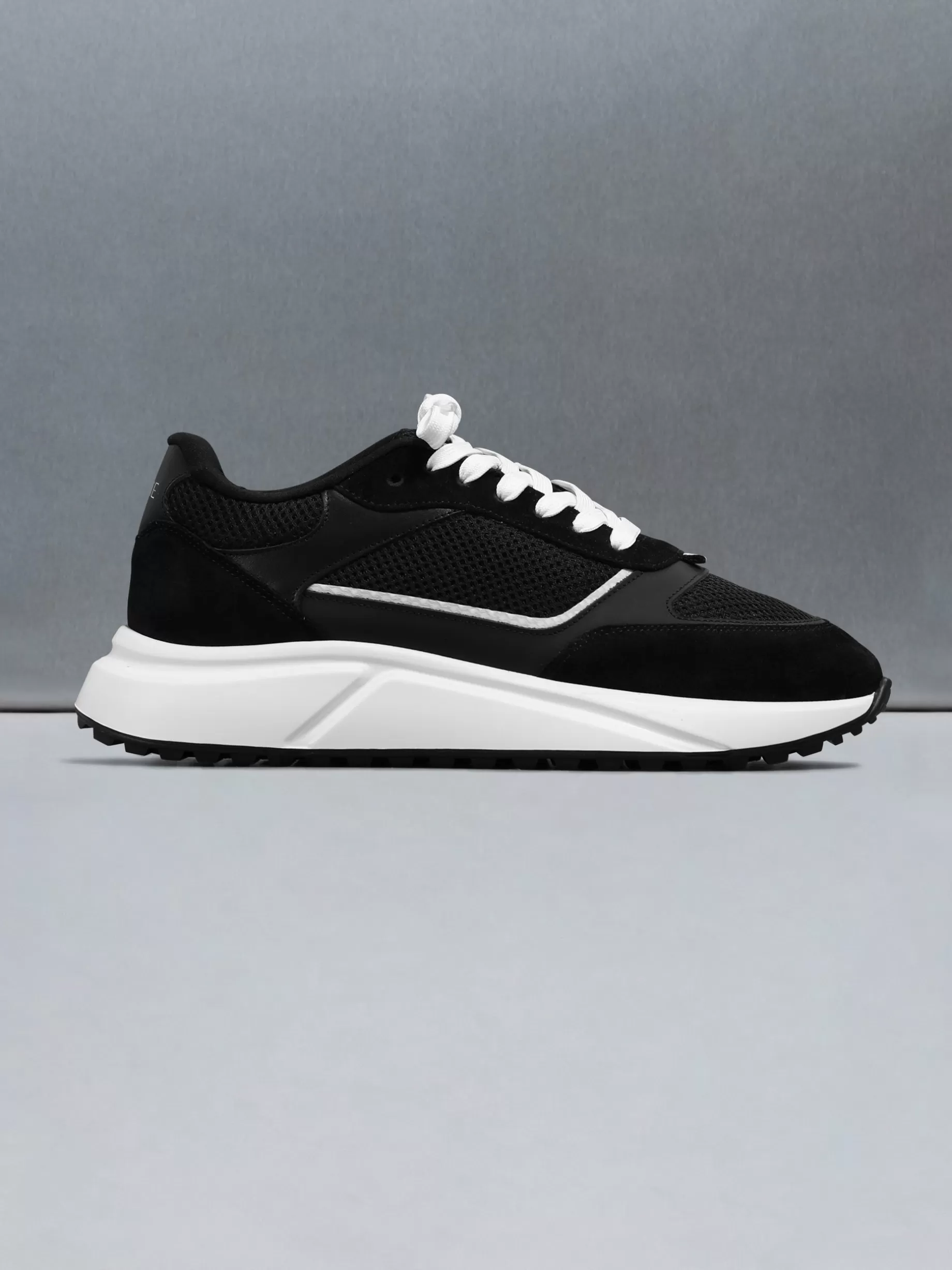 Discount ARNE Technical Runner - Black 2.0 Black2.0