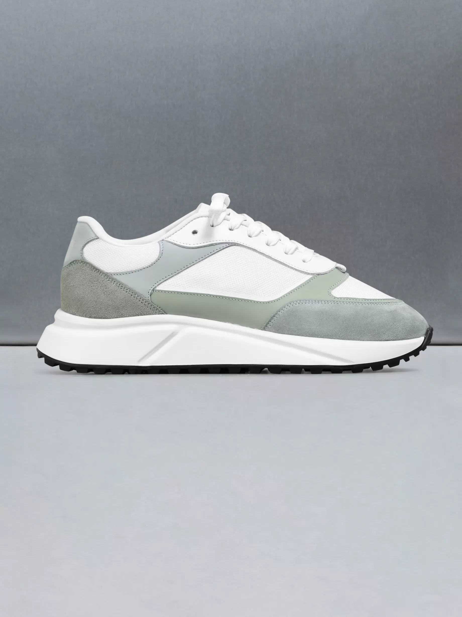 Sale ARNE Technical Runner - White Olive WhiteOlive