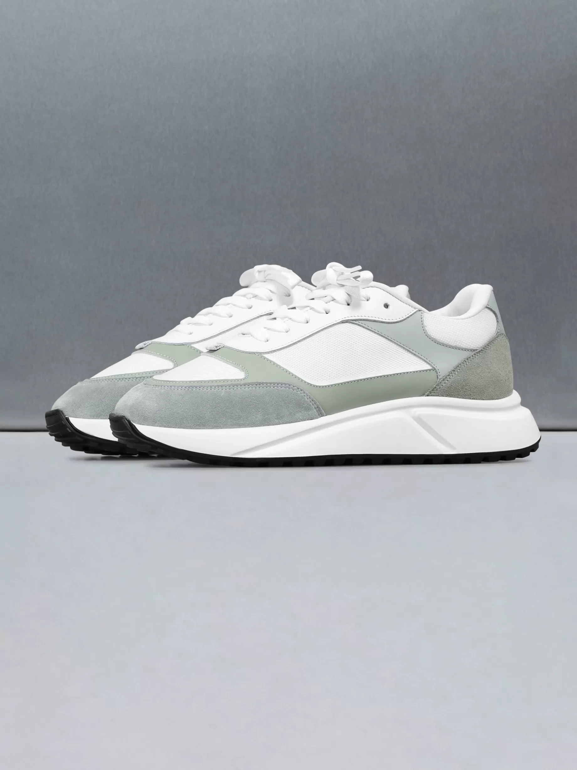 Sale ARNE Technical Runner - White Olive WhiteOlive